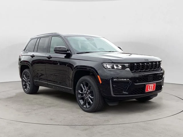 New 2026 Diamond Black Crystal Pearlcoat Jeep LIMITED RESERVE 4X4 image 8
