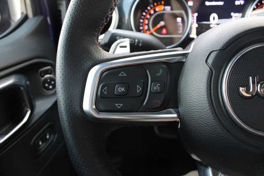 Used 2023  Jeep Rubicon 392 image 11