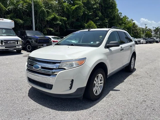 Used 2011 White Suede Ford SE image 11