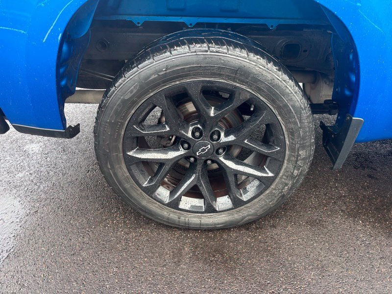 Used 2022 Blue Chevrolet RST image 14