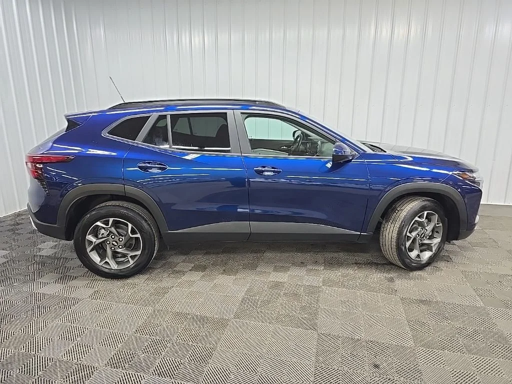 Used 2024 Blue Chevrolet LT image 2