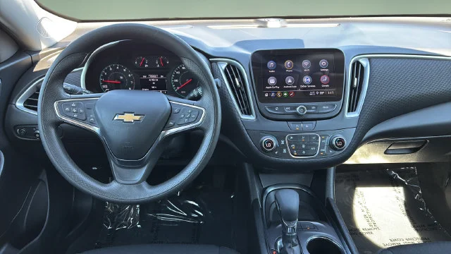 Used 2025 White Chevrolet LT image 10