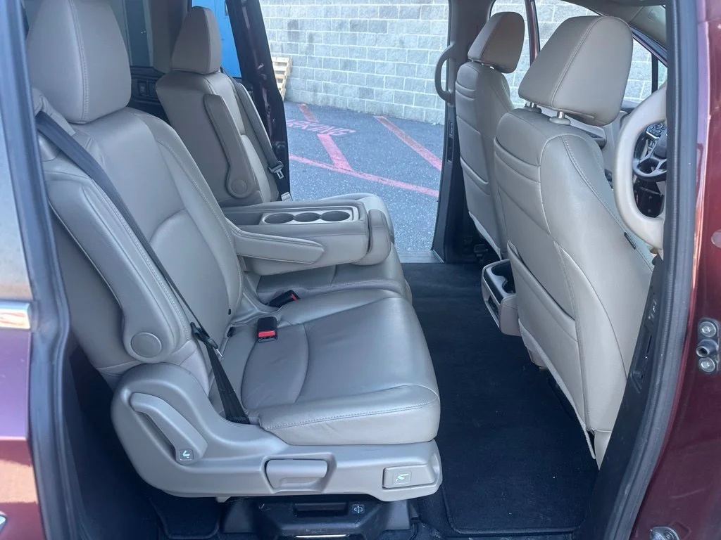 Used 2019 Deep Scarlet Pearl Honda EX-L image 14