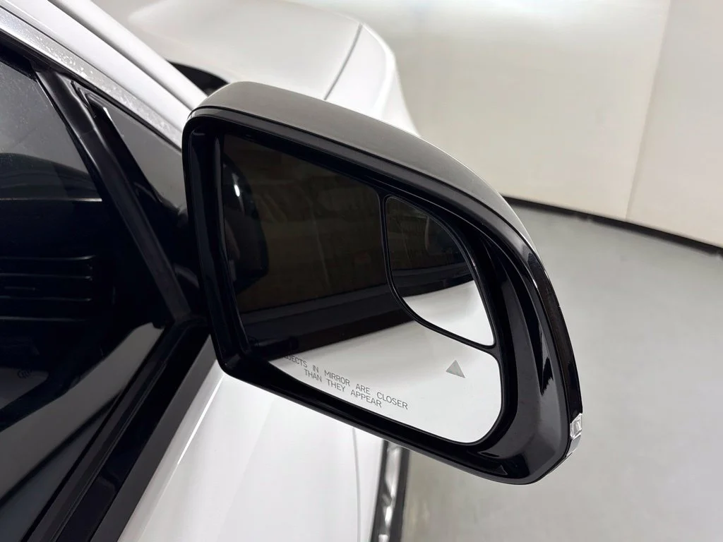 Used 2023 White Jeep Base image 14