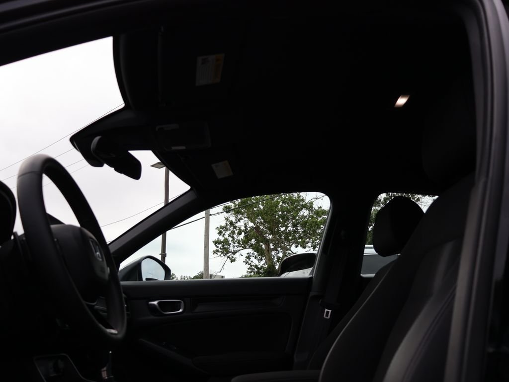 Used 2024  Honda Sport image 30