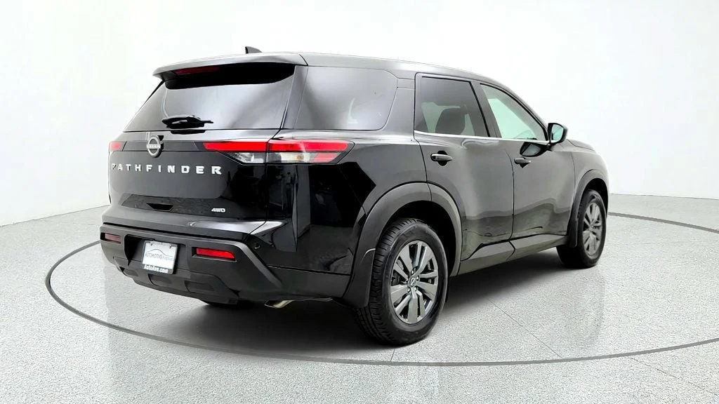 Used 2024 Super Black Nissan S 4WD image 5