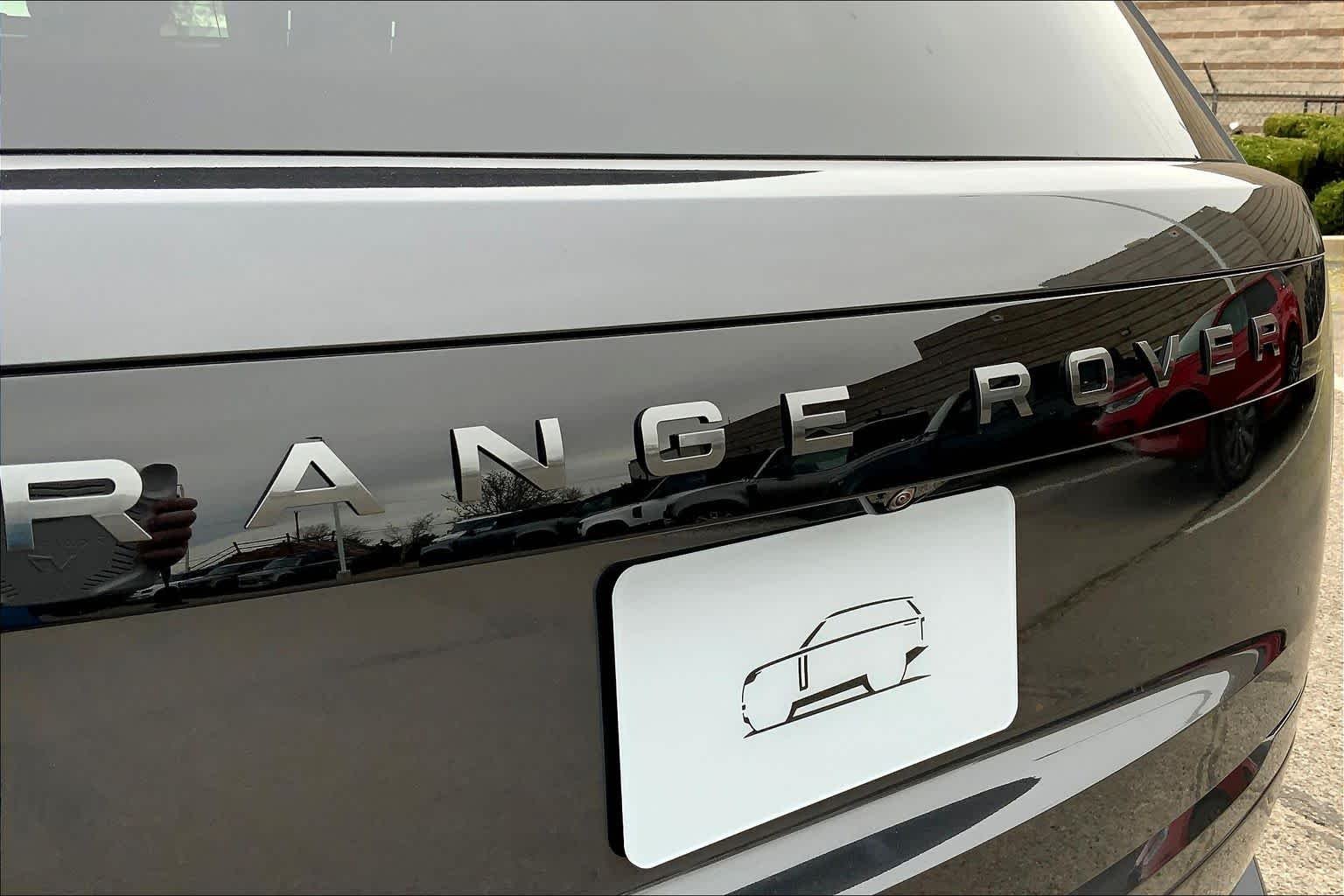 New 2025 Carpathian Grey Land Rover SE image 15