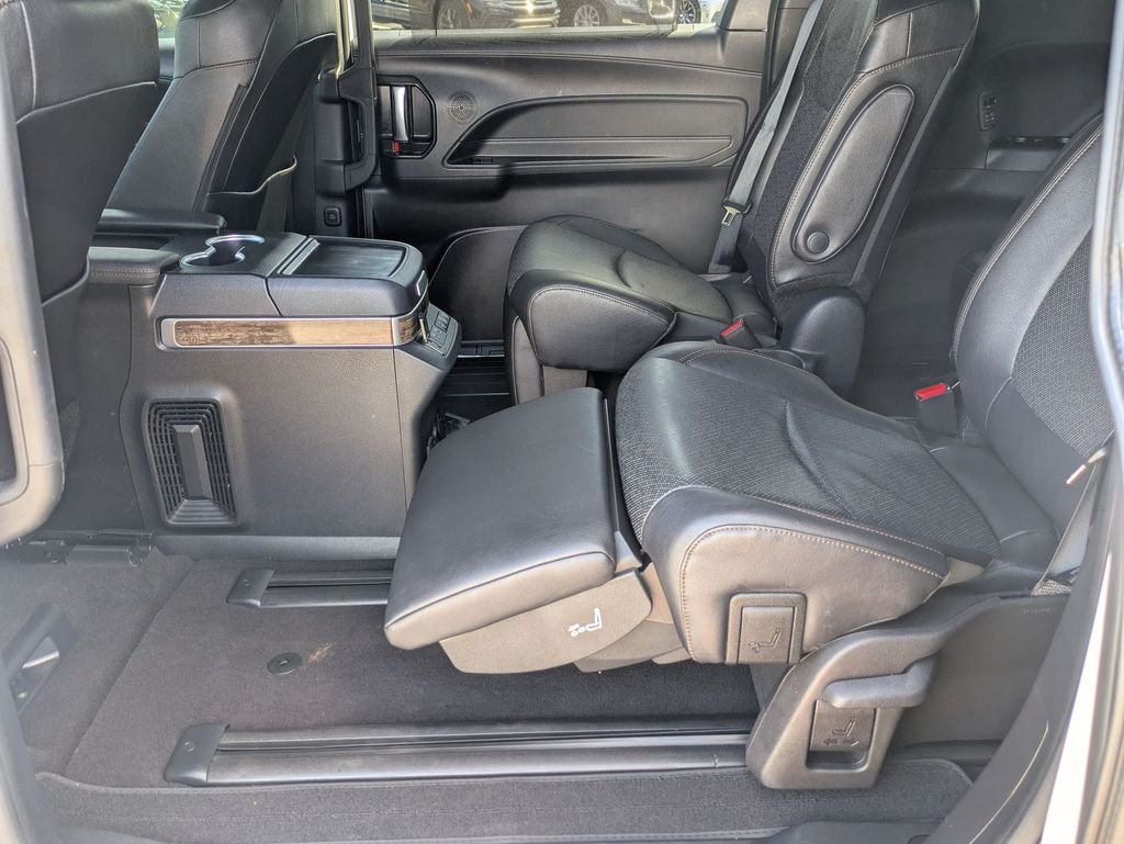 Used 2025 Beige Toyota Platinum image 21
