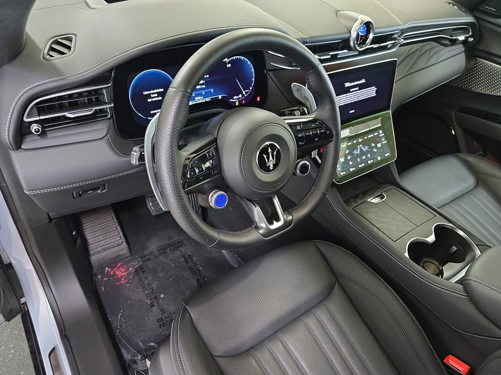 Used 2025 Bianco Maserati Modena image 19