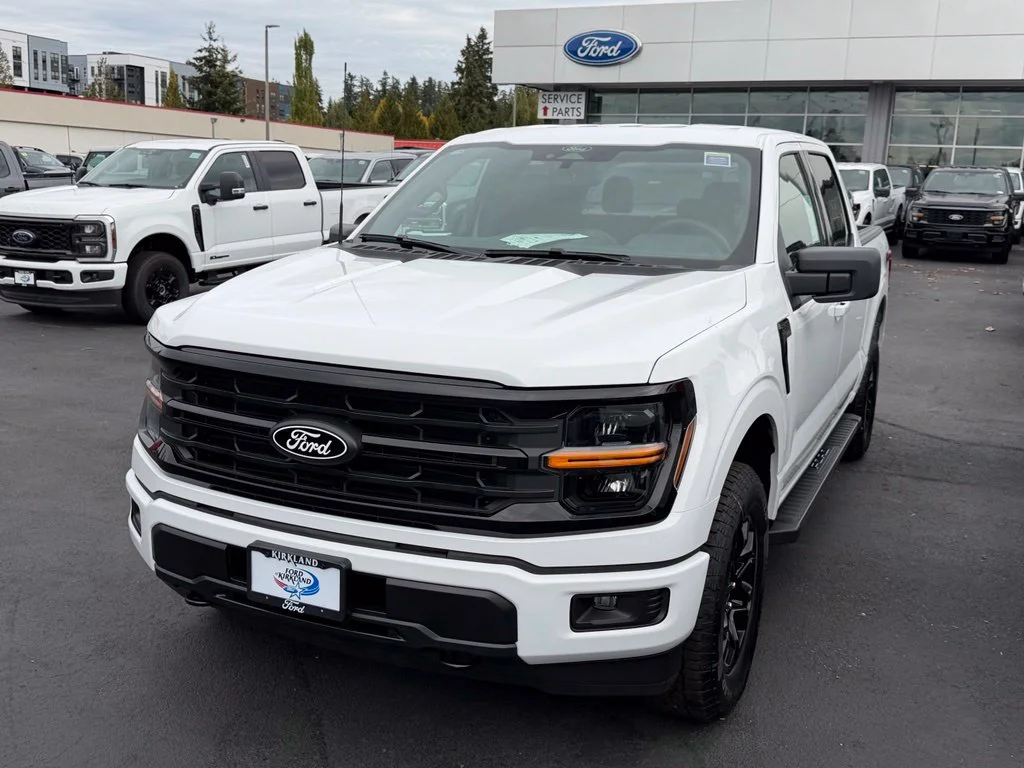 New 2026 Oxford White Ford XLT image 4