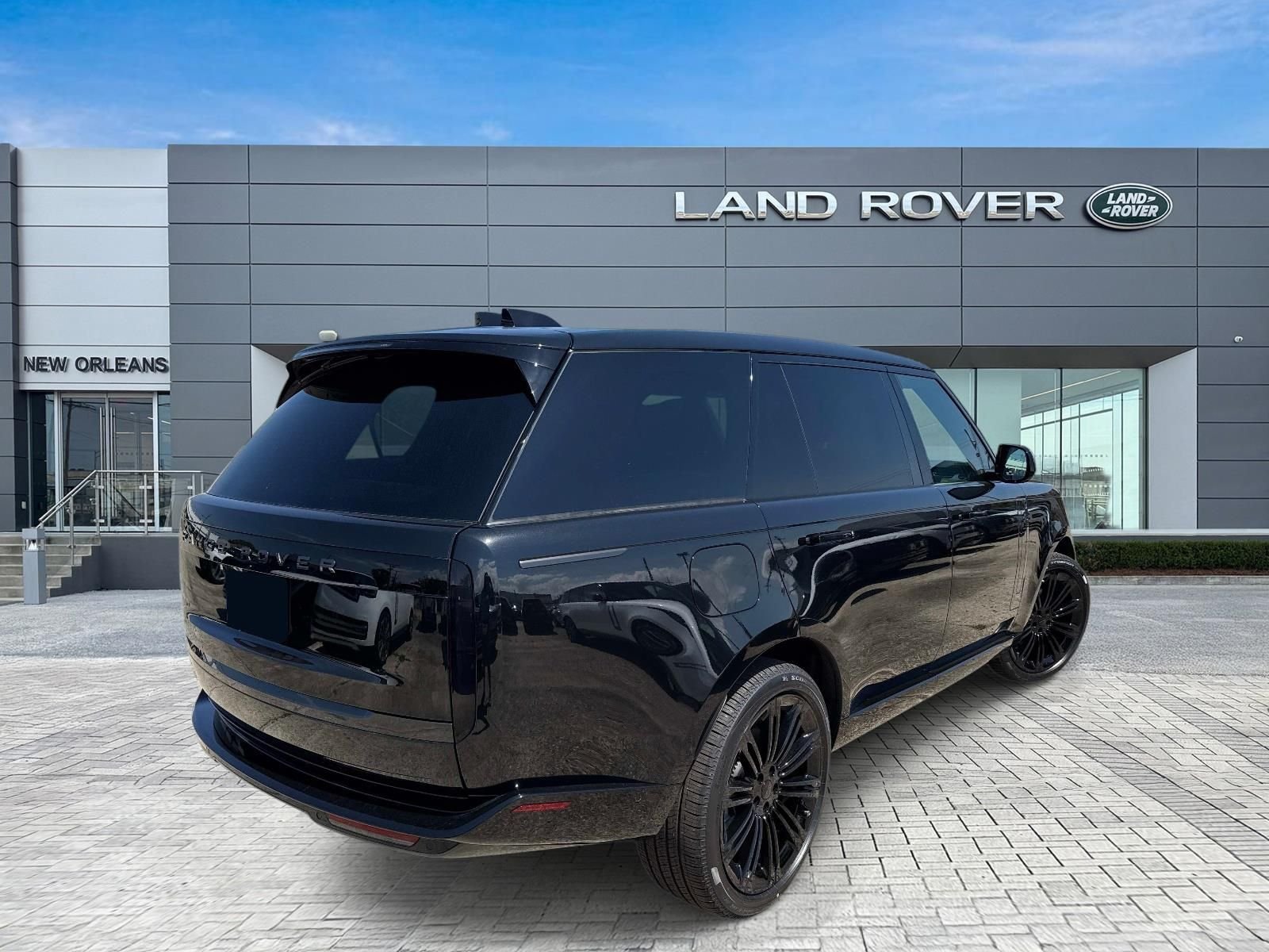 New 2026 Santorini Black LAND ROVER SE 7 Seats image 5
