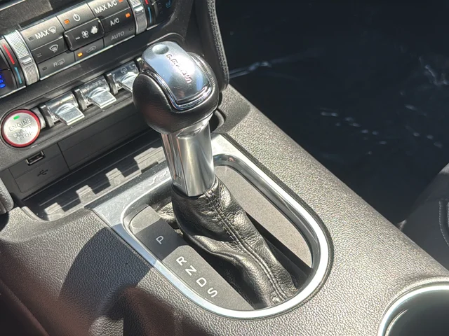 Used 2019 White Ford GT Premium image 25