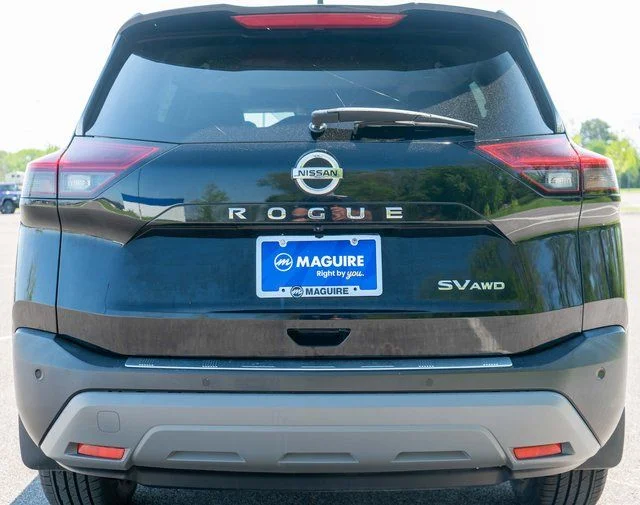 Used 2021 Black Nissan SV image 8