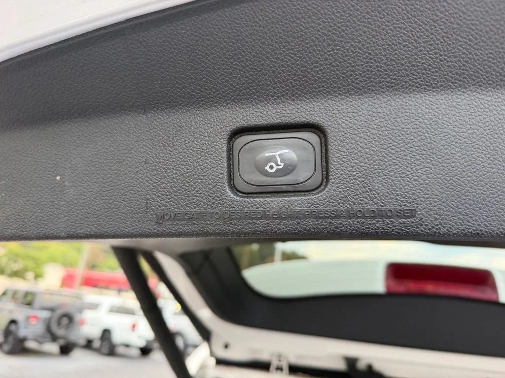 Used 2016 White Ford XLT image 26