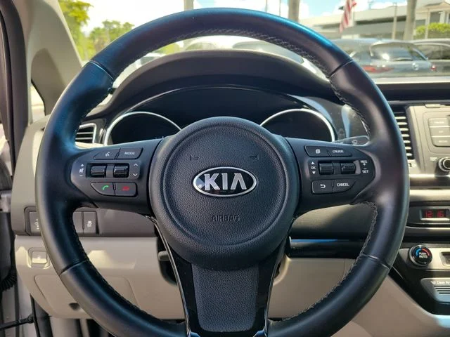 Used 2015 Silver Kia EX image 17