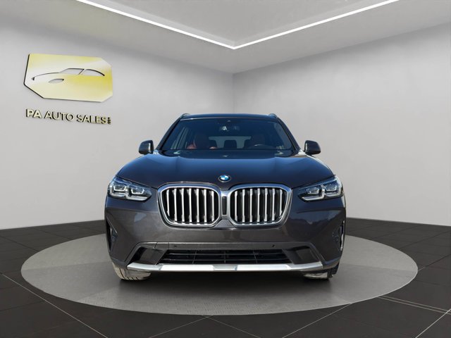 Used 2023 Dark Graphite Metallic BMW xDrive30i image 2