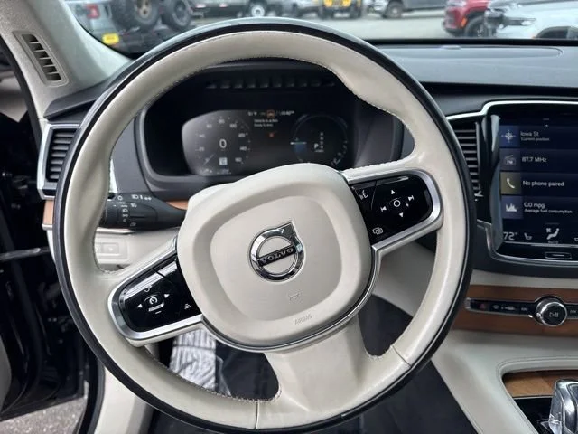 Used 2018 Onyx Black Metallic Volvo Inscription image 23