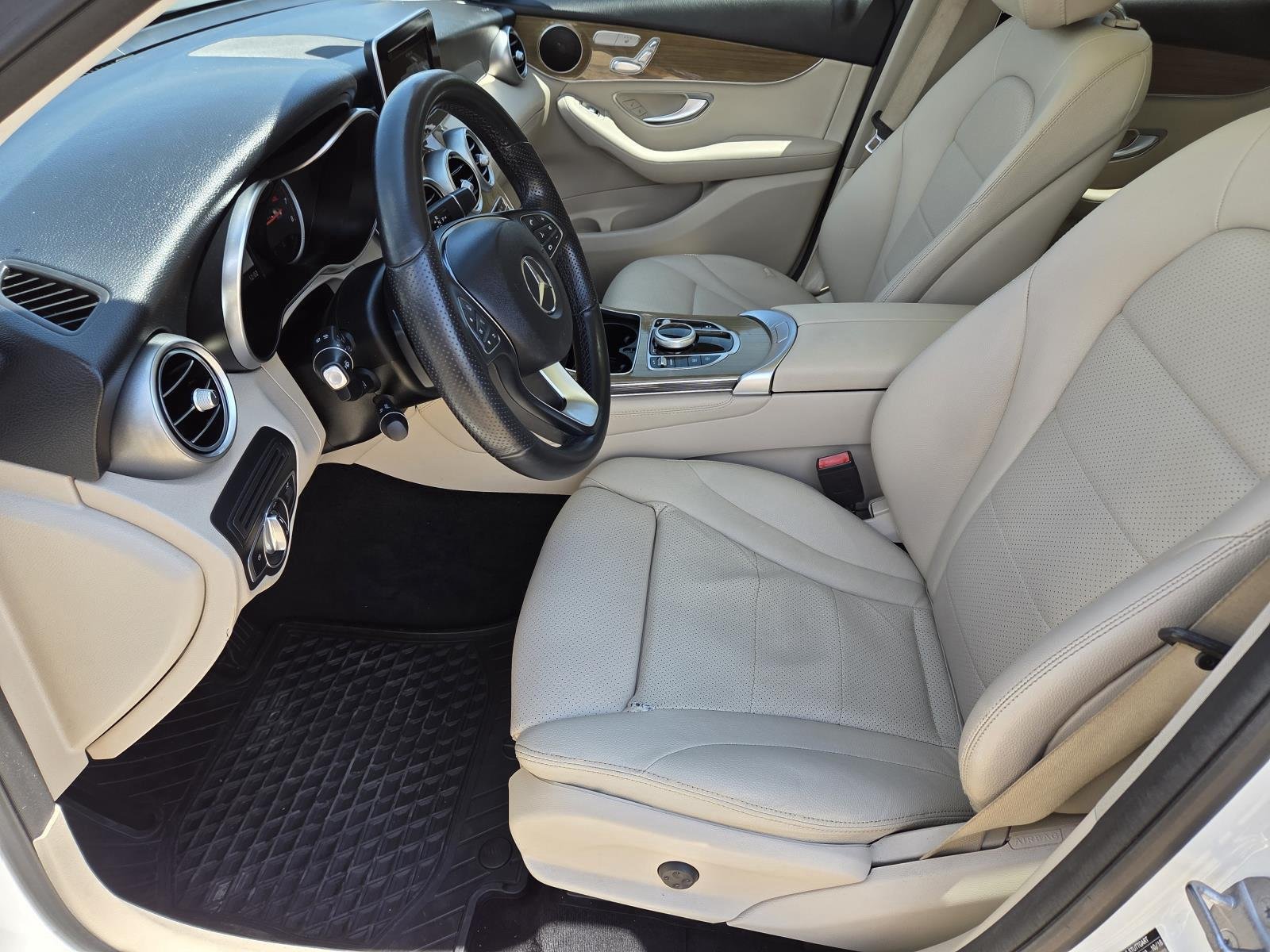 Used 2019 Polar White Mercedes-Benz GLC 300 image 29