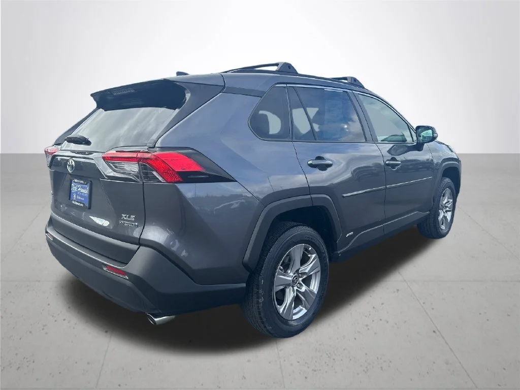 Used 2022 Gray Toyota XLE image 7