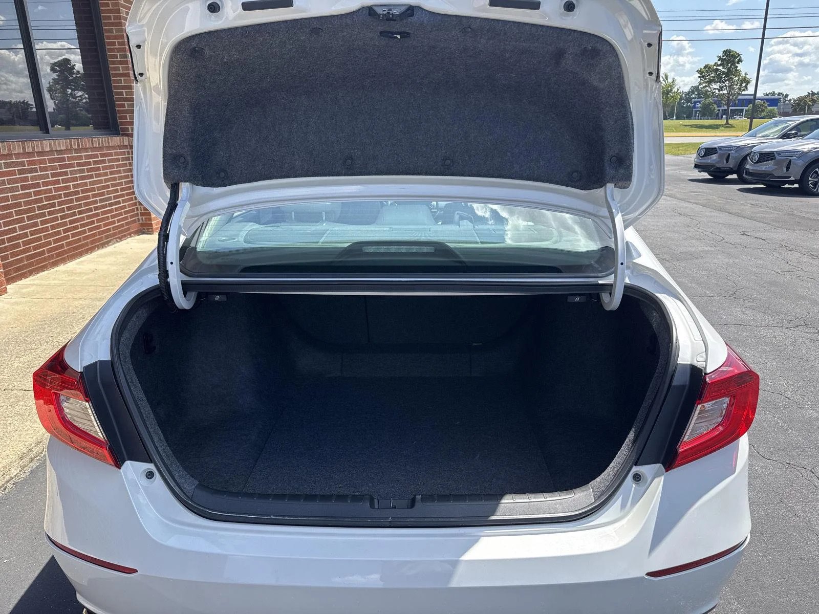 Used 2020 Platinum White Pearl Honda EX-L image 8