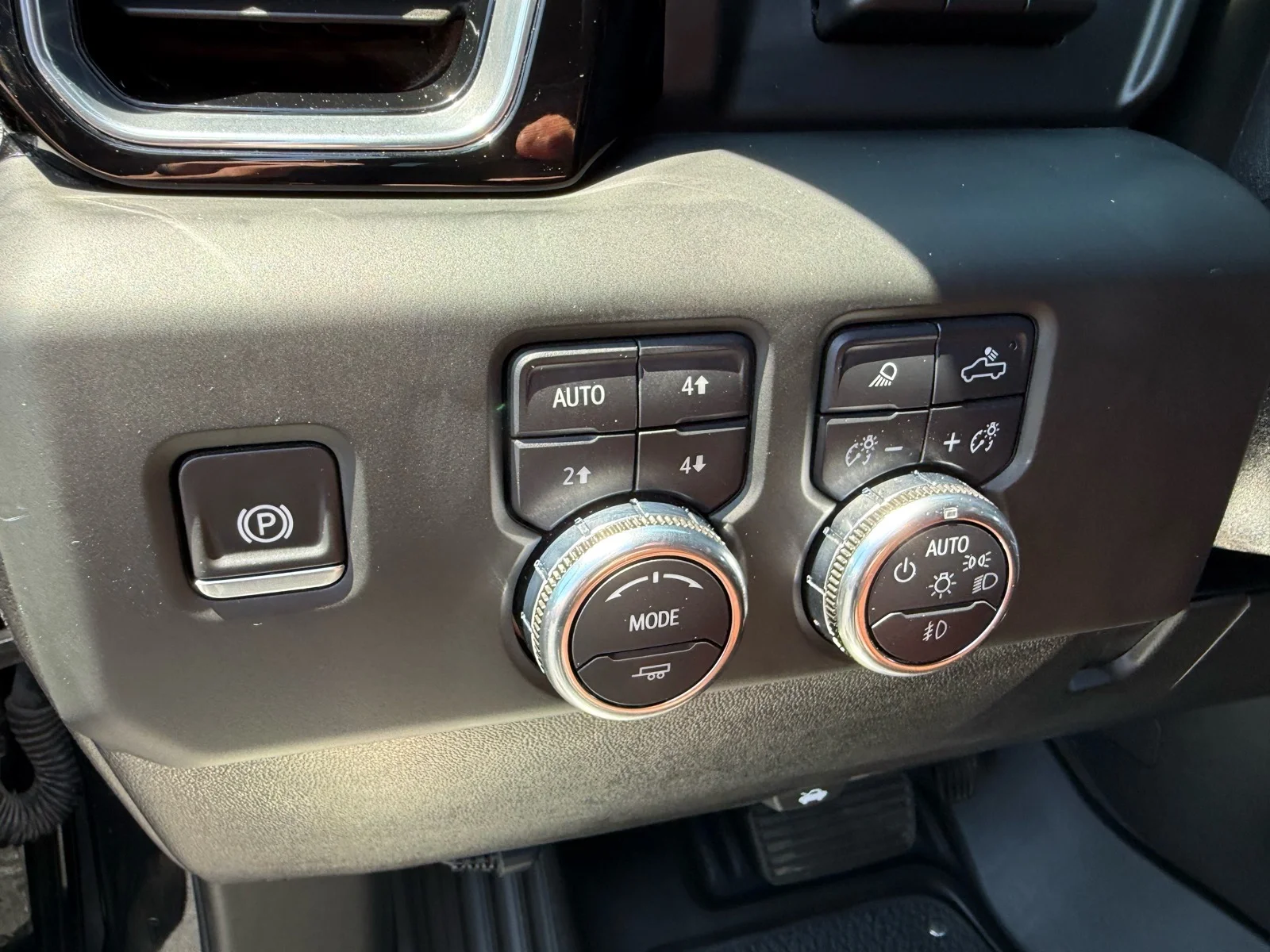 Used 2024 Onyx Black GMC Denali Ultimate image 20
