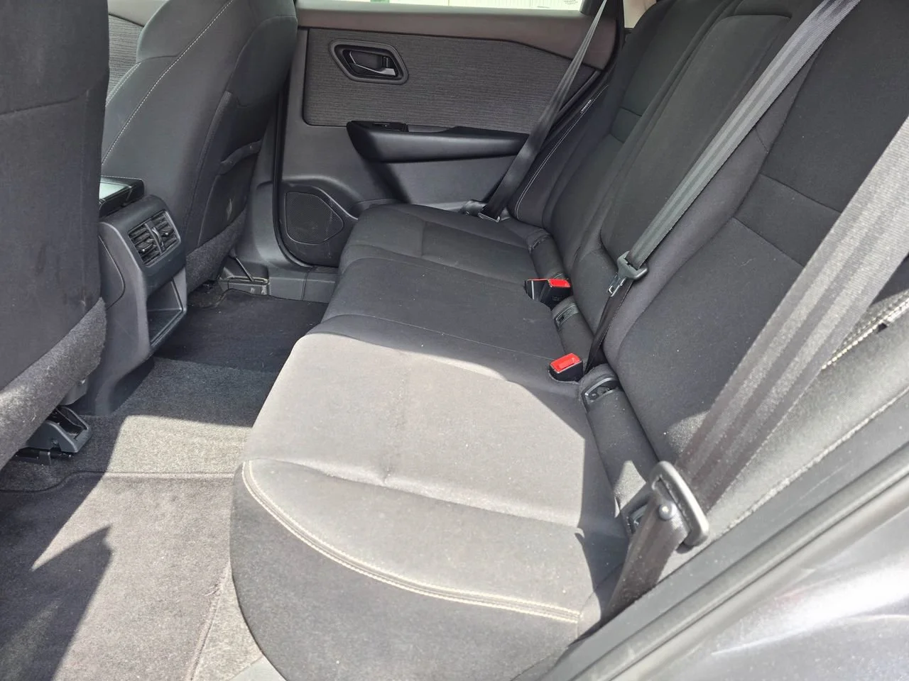 Used 2023  Nissan S image 12
