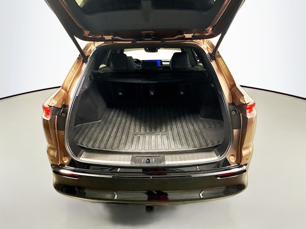Used 2025 Bronze Age Toyota Limited image 6