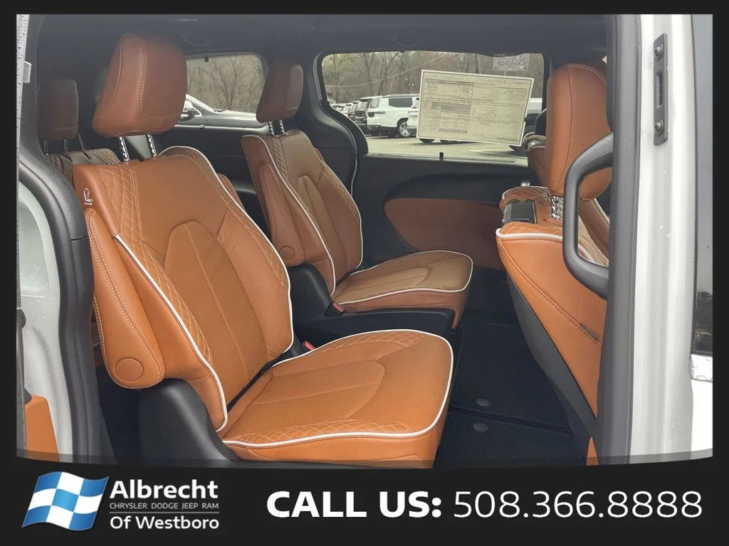 New 2026 Bright White Clear-Coat Exterior Paint Chrysler Pinnacle image 15