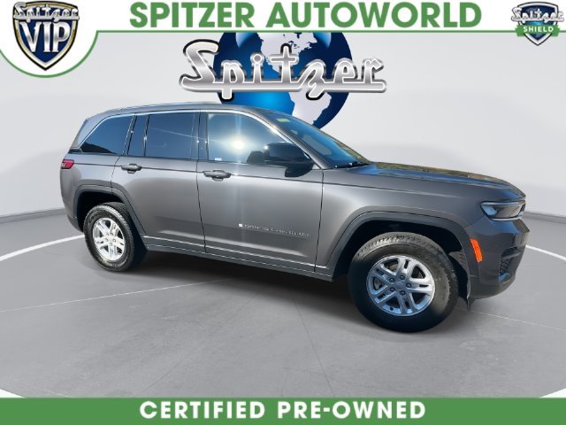 Used 2023 Gray Jeep Laredo image 17