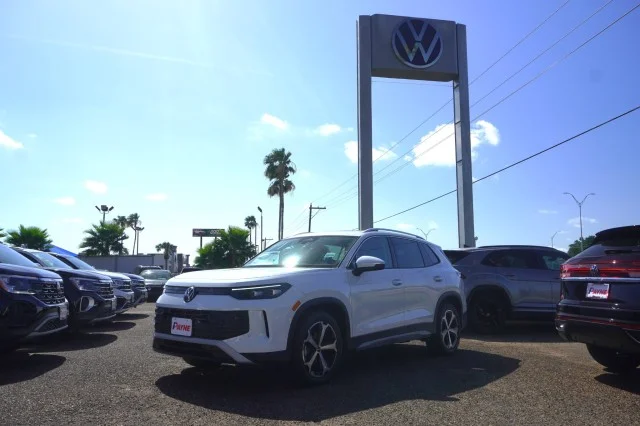New 2026 Pure White Volkswagen 2.0T SE image 1