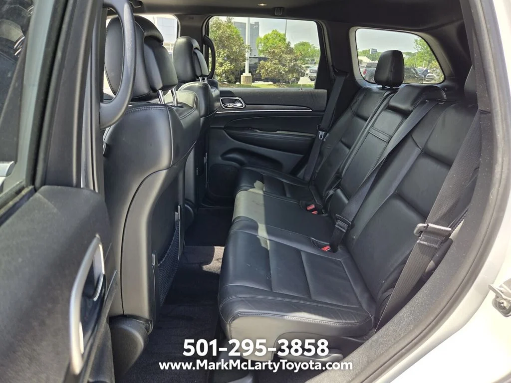 Used 2018 White Jeep Limited image 10