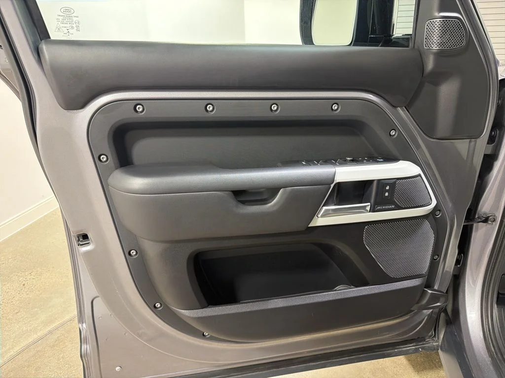 Used 2020 Eiger Gray Metallic Land Rover HSE image 9
