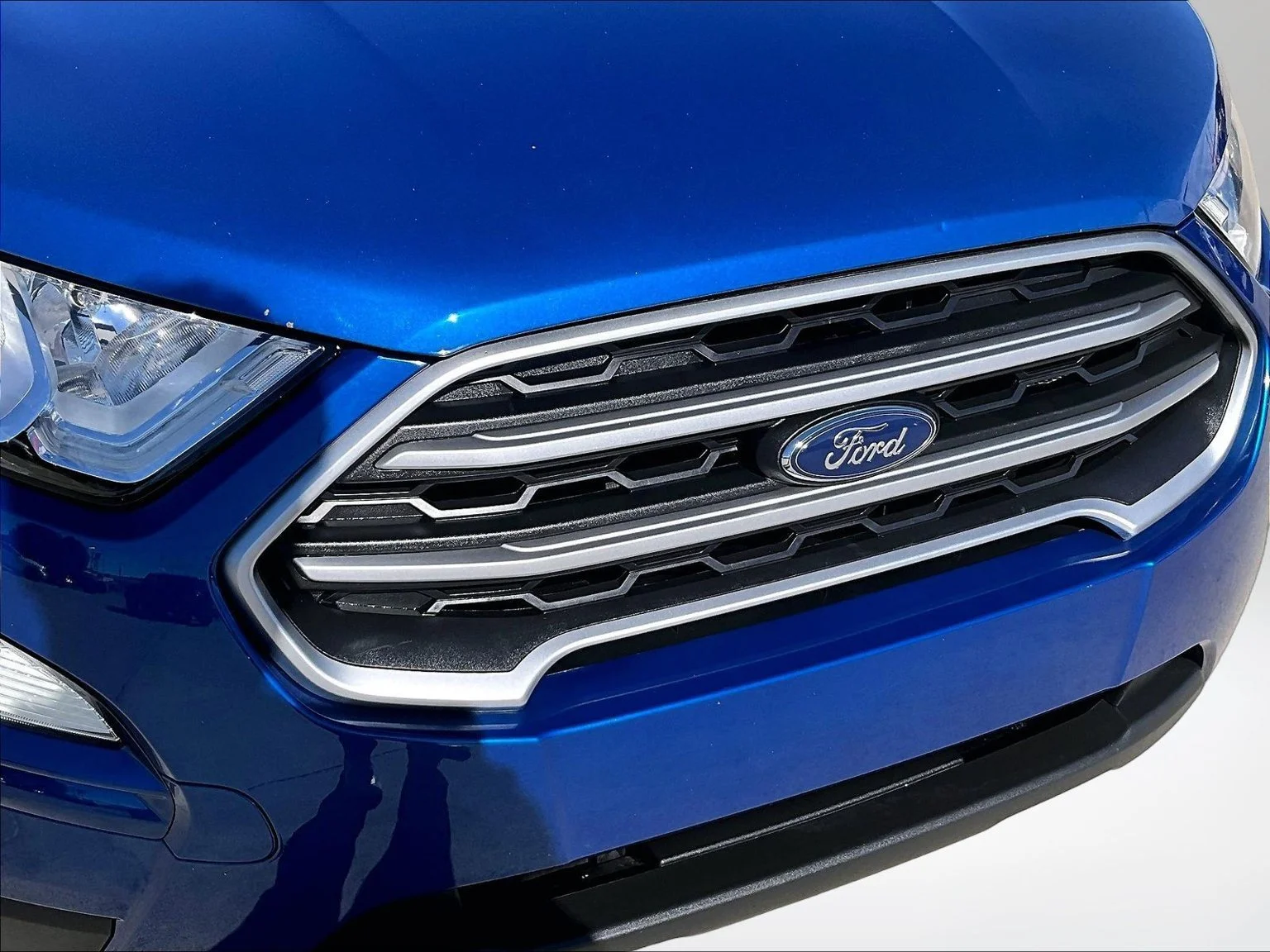 Used 2022 Blue Ford SE image 28