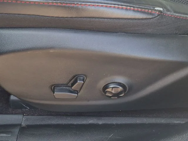 Used 2018 Silver Jeep Trailhawk image 15