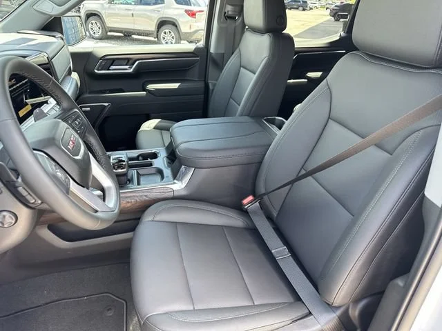 New 2026 Glacier White Tricoat GMC SLT image 18
