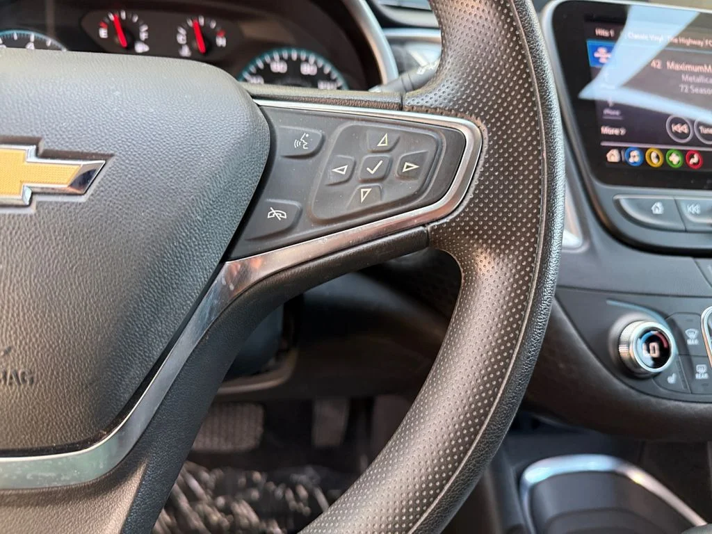 Used 2025 Gray Chevrolet LT image 25
