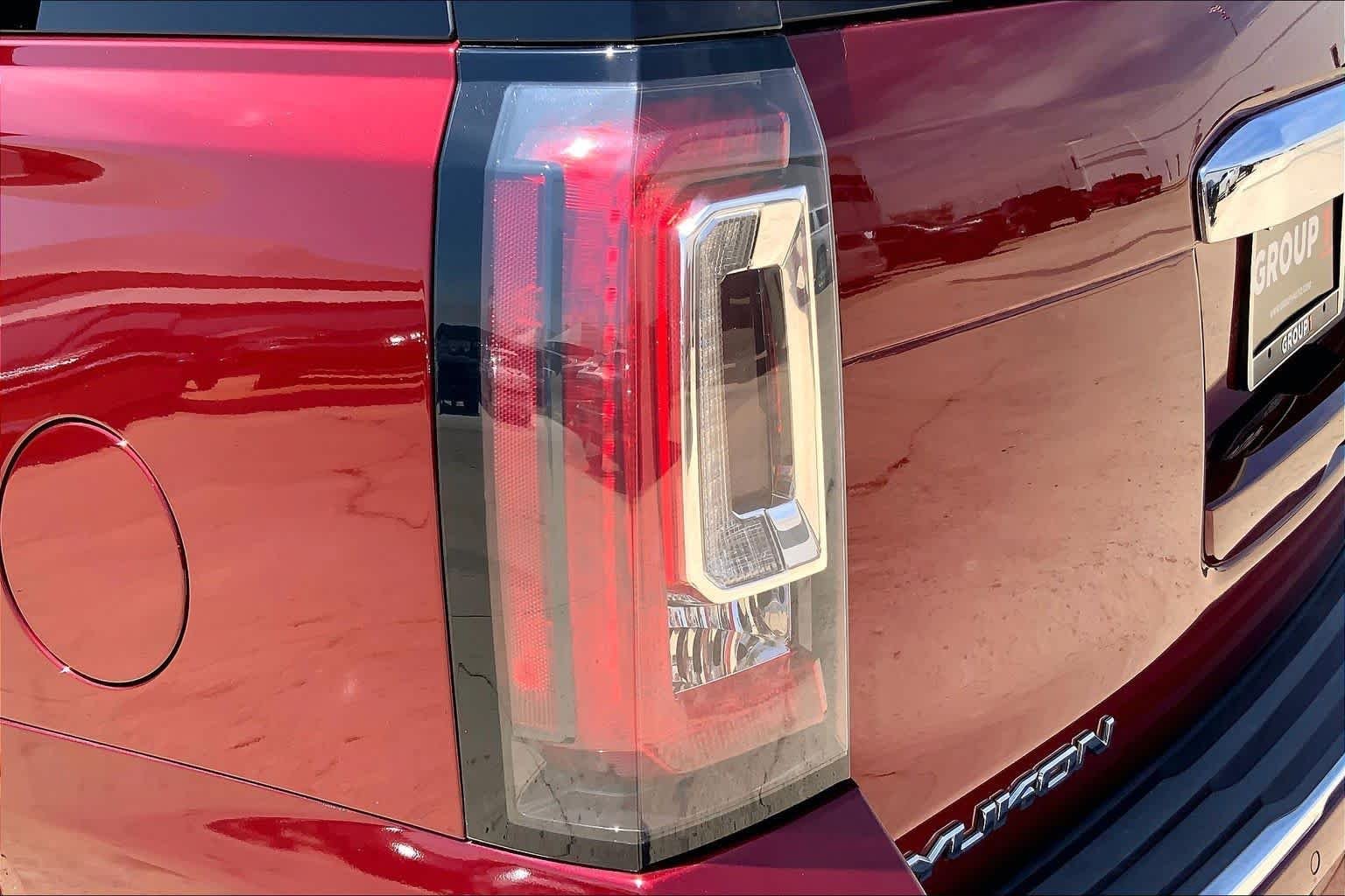 Used 2018 Crimson Red Tintcoat GMC Denali image 29