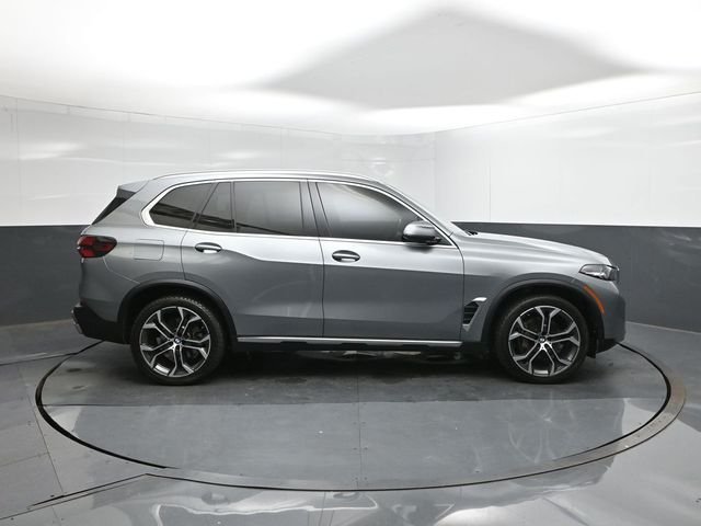 Used 2024 Gray BMW sDrive40i image 11