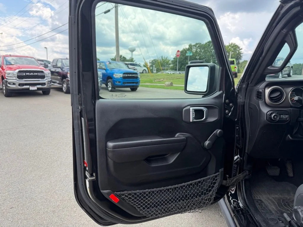 Used 2020 Black Jeep Sport image 13