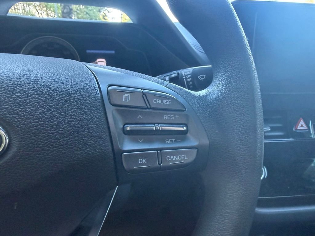 Used 2022 Amazon Gray Hyundai Blue image 18