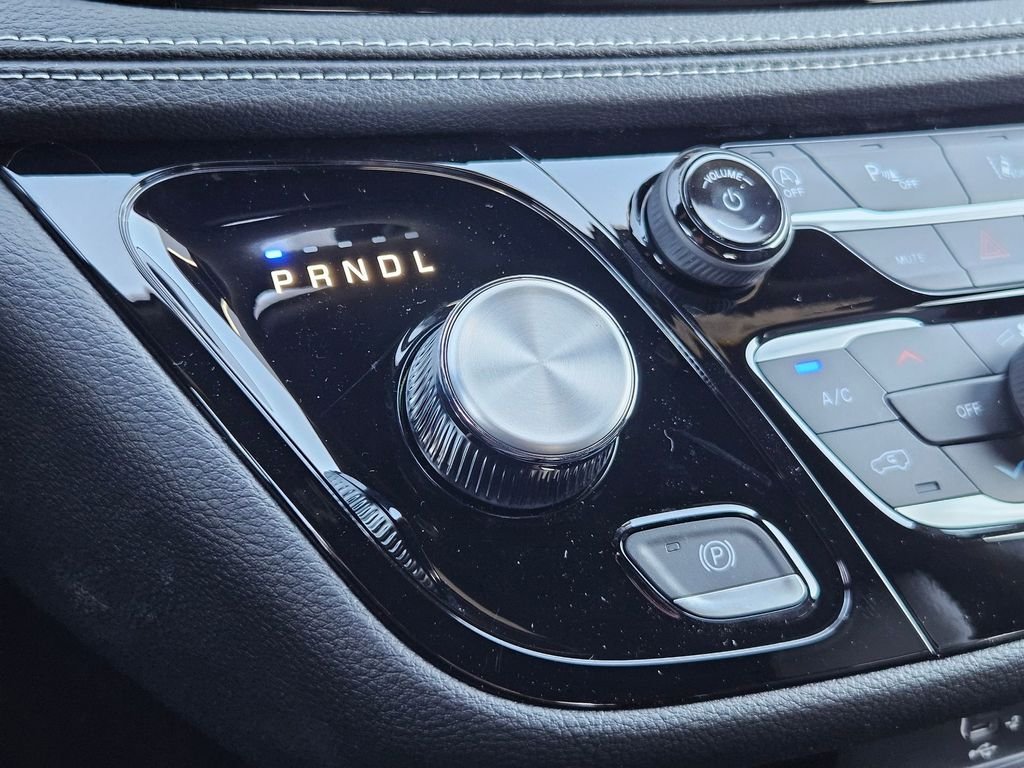 New 2026 Diamond Black Crystal Pearl-Coat Exterior Paint Chrysler Select image 20