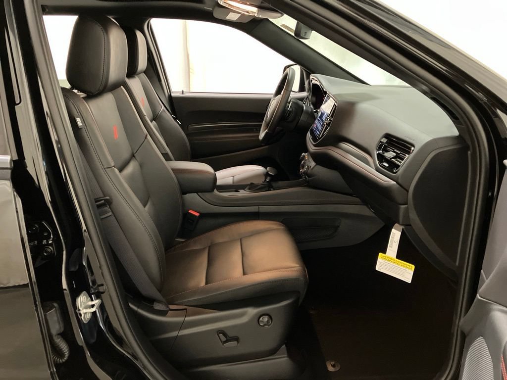 New 2026 Diamond Black Clear-Coat Exterior Paint Dodge GT Plus image 22