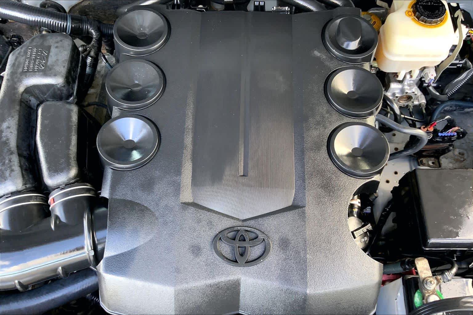 Used 2014 Cement Toyota  image 32