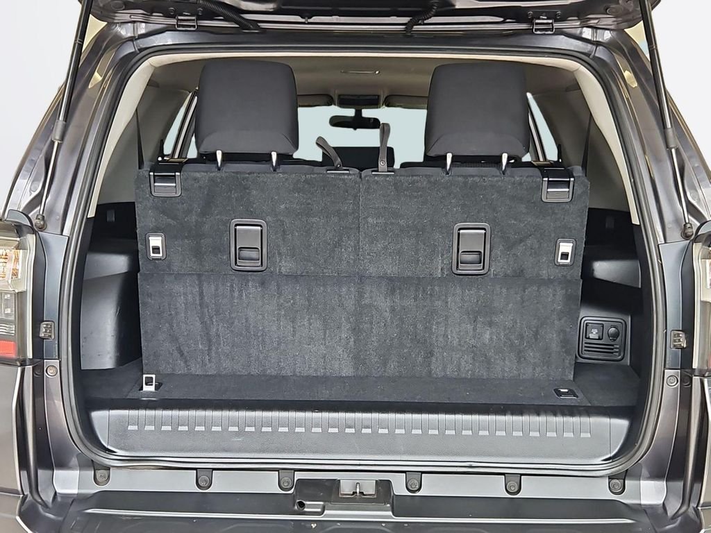 Used 2016 Gray Toyota SR5 image 24
