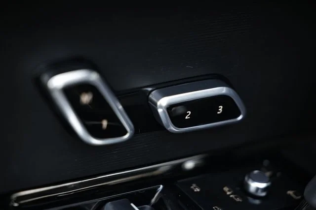 New 2026  Land Rover SE image 21