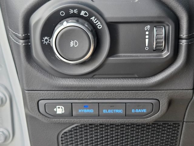 Used 2024 Silver Jeep Sahara 4xe image 27
