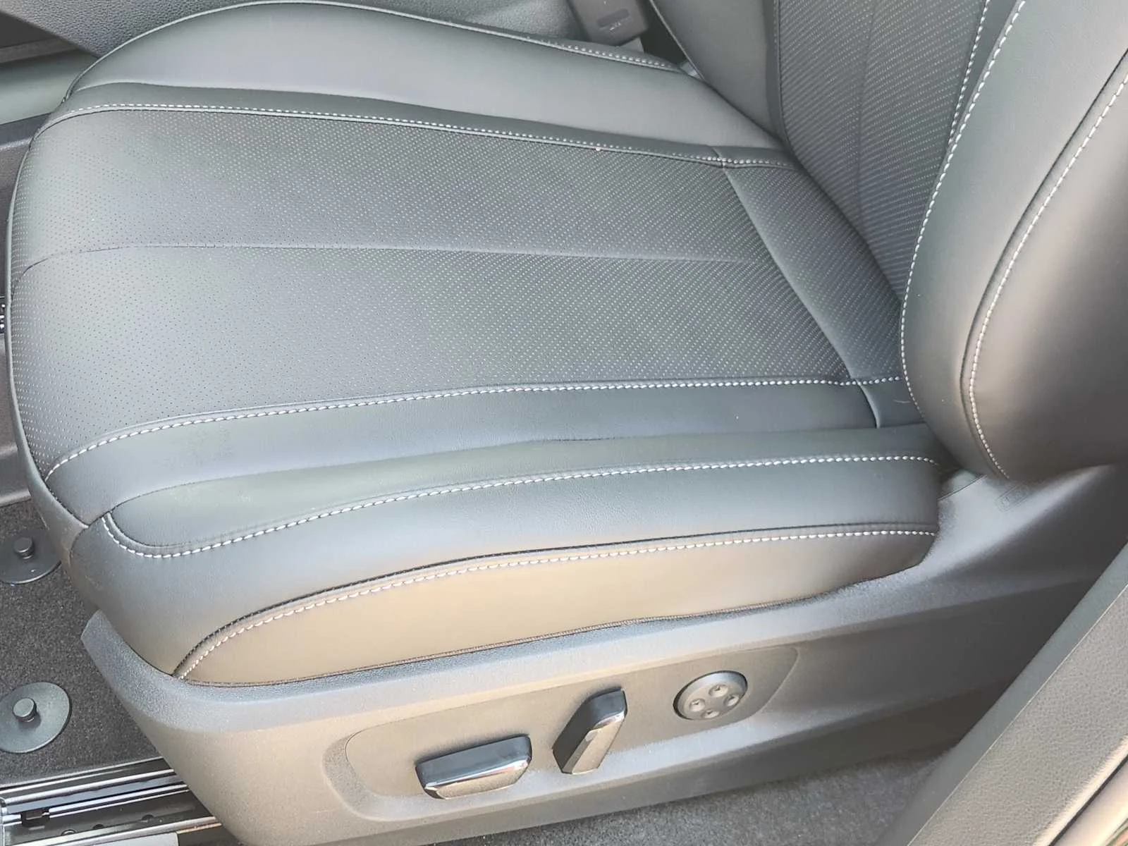 New 2027 DEEP EMERALD INFINITI Sport AWD image 18