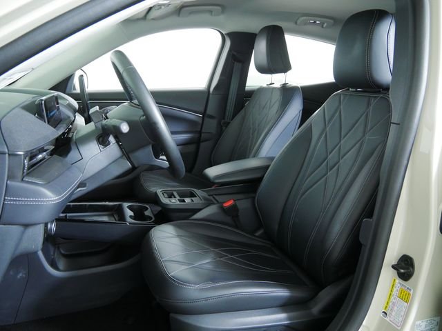 Certified Used 2025 Beige Ford Select image 21