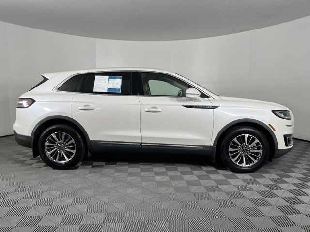 Used 2019 White Platinum Clearcoat Metallic Lincoln Select image 8