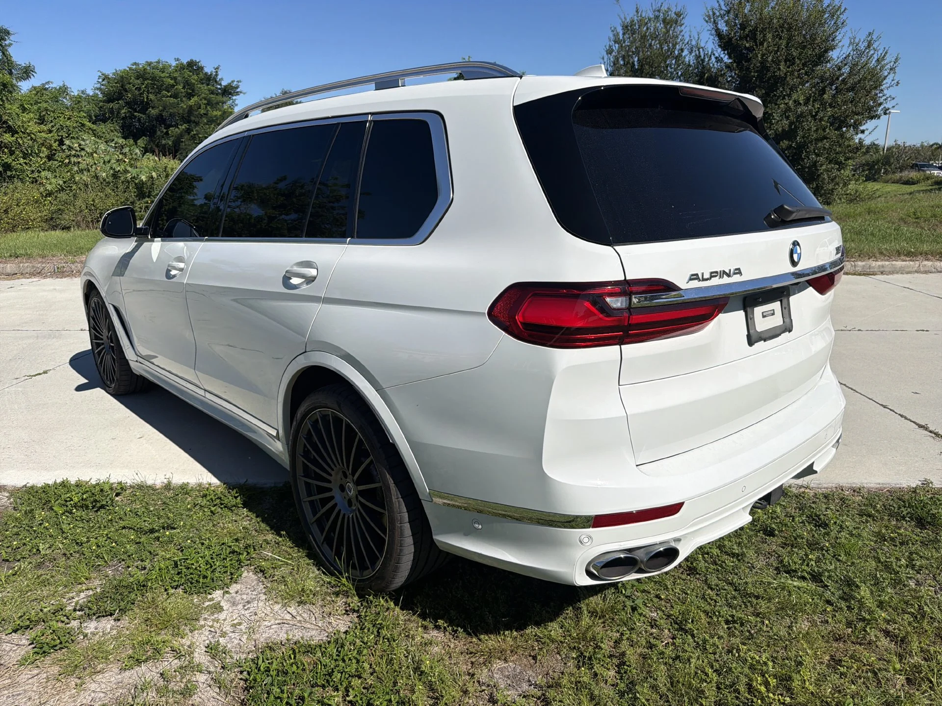 Used 2021 White BMW ALPINA XB7 image 6